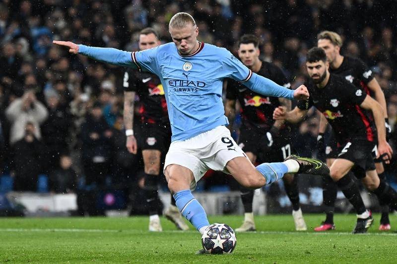 Các Vị Trí Trong Bóng Đá Và Vai Trò Chiến Thuật 5 Tiền đạo (Forwards) – Những kẻ săn bàn
